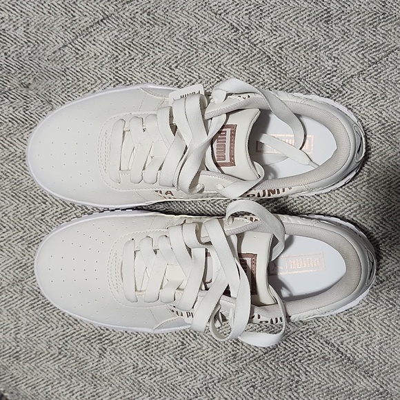 Puma Gold and White - Picture 6 of 6